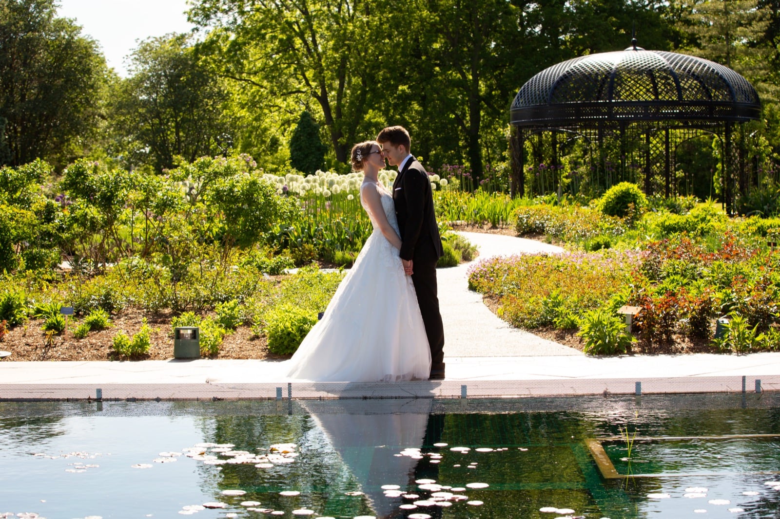 Summer Wedding at The Royal Botanical Gardens in Burlington